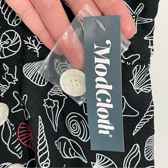 NWT ModCloth Seashore Spectacular Fit and Flare Black‎ Seashell Print Dress Sz 4 - Picture 8 of 9
